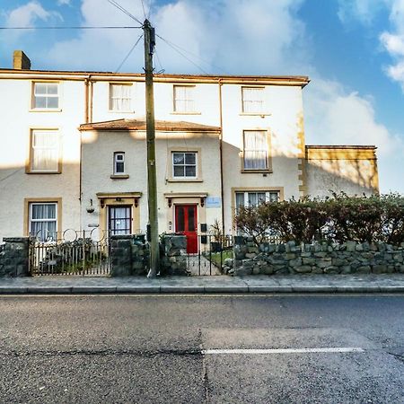 Llys Madoc, Basement Apartment Penmaen-mawr エクステリア 写真