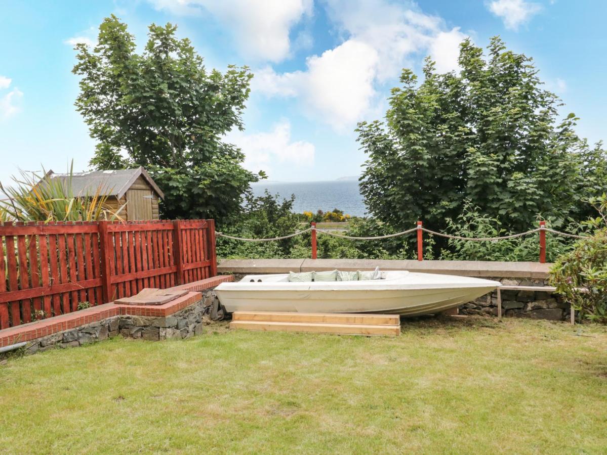 Llys Madoc, Basement Apartment Penmaen-mawr エクステリア 写真