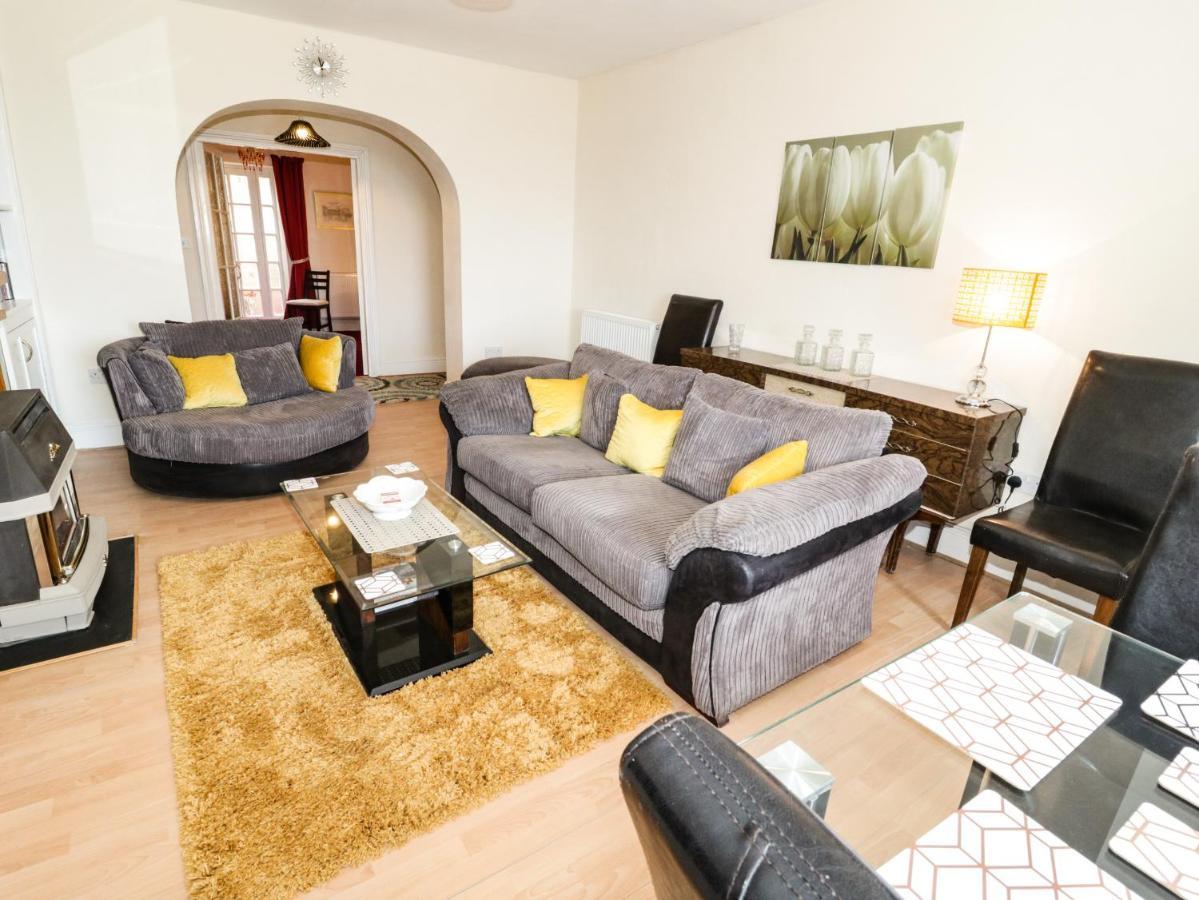 Llys Madoc, Basement Apartment Penmaen-mawr エクステリア 写真