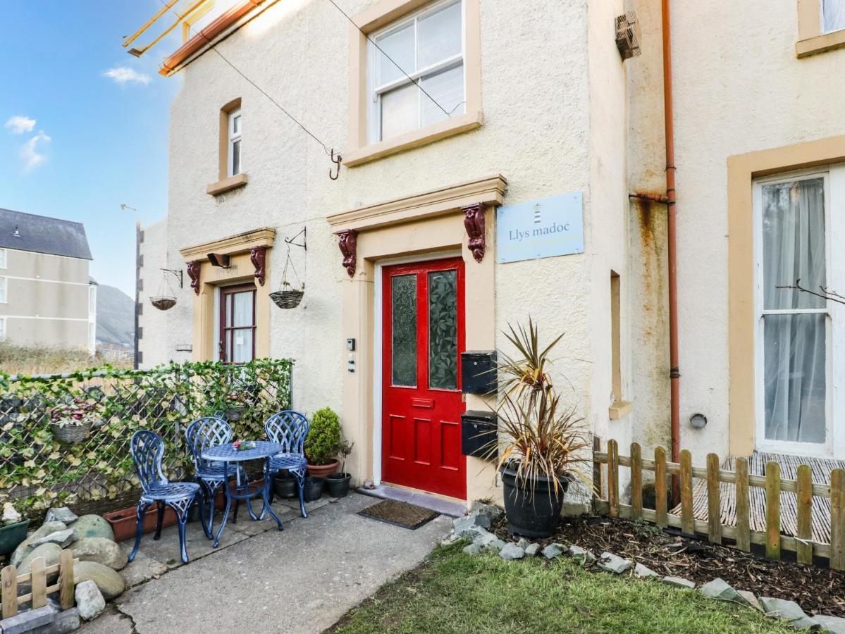 Llys Madoc, Basement Apartment Penmaen-mawr エクステリア 写真