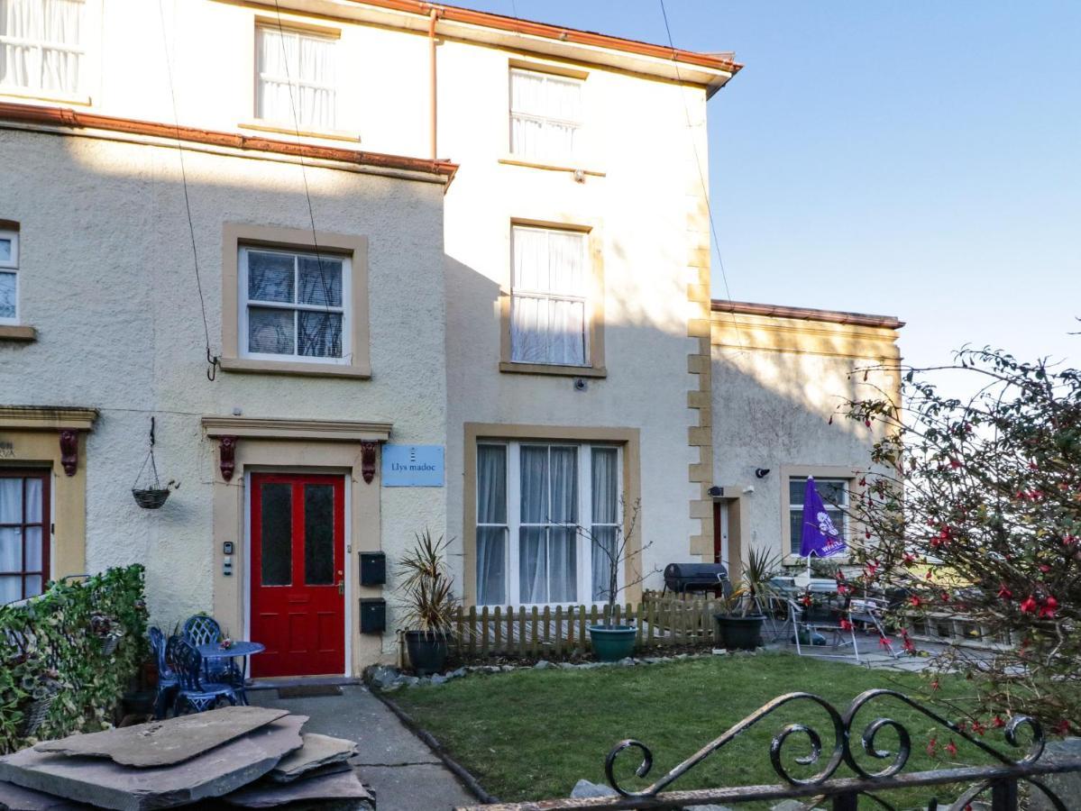 Llys Madoc, Basement Apartment Penmaen-mawr エクステリア 写真