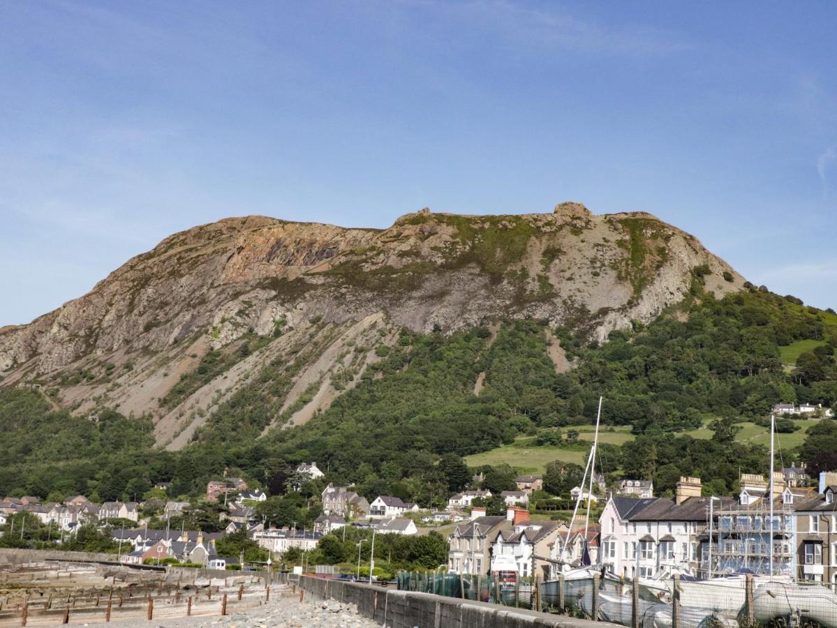 Llys Madoc, Basement Apartment Penmaen-mawr エクステリア 写真